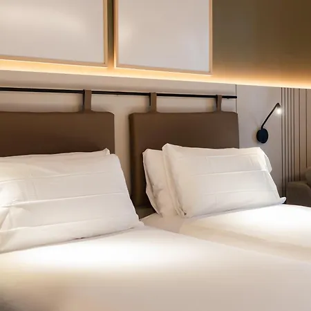 Leonardo Boutique Hotel 2*
