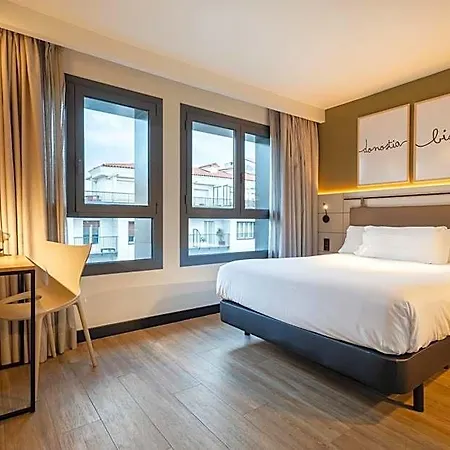 Leonardo Boutique Hotel