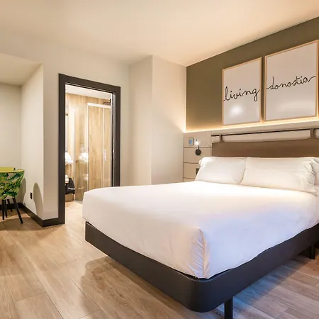 Leonardo Boutique Hotel 2*